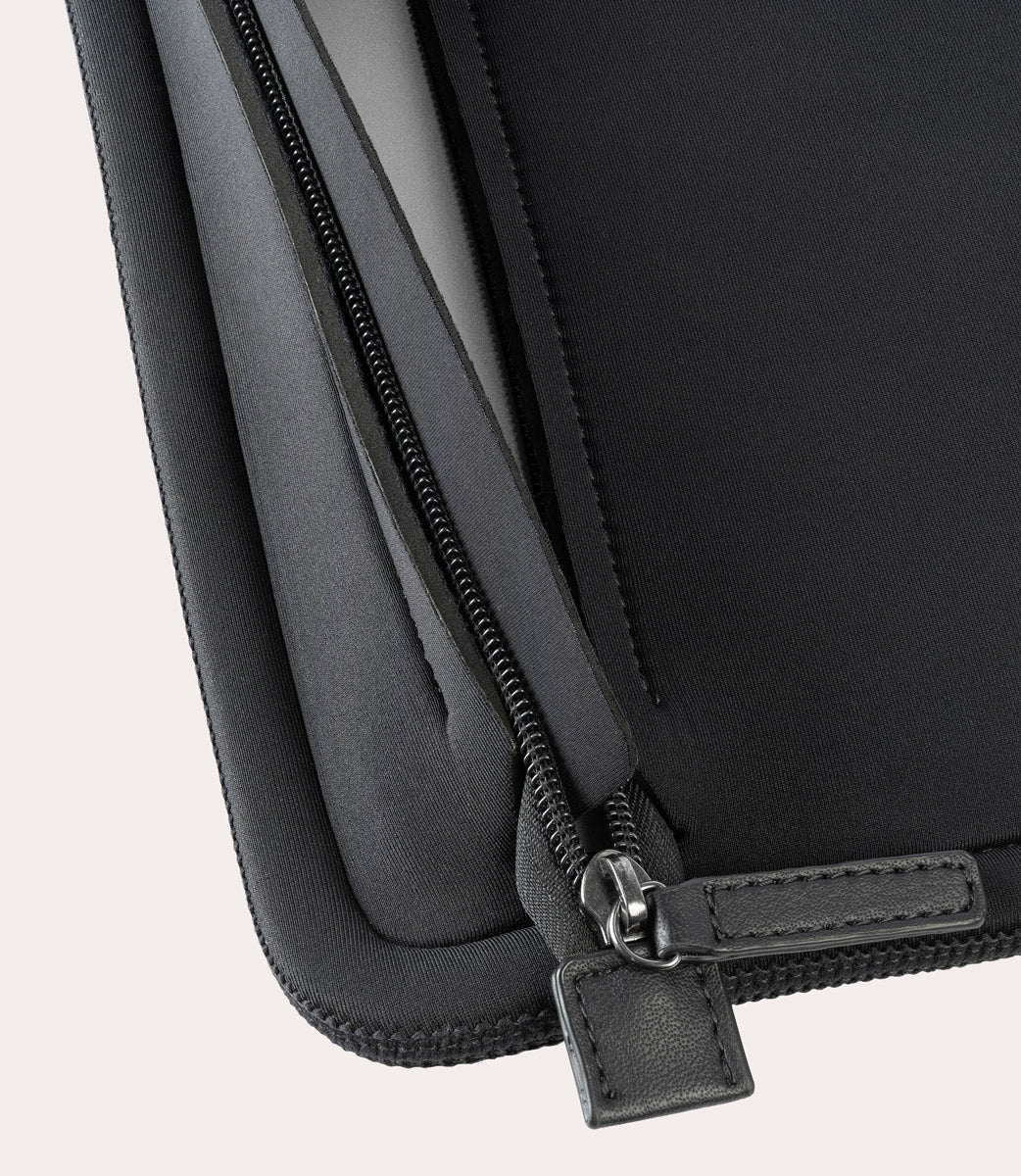 tucano-intorno-second-skin-housse-macbook-n-opr-ne-antichoc image 5