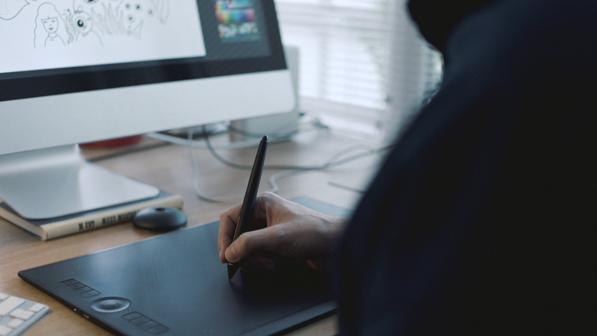 wacom-intuos-pro-l-tablette-graphique-stylet-noir image 2