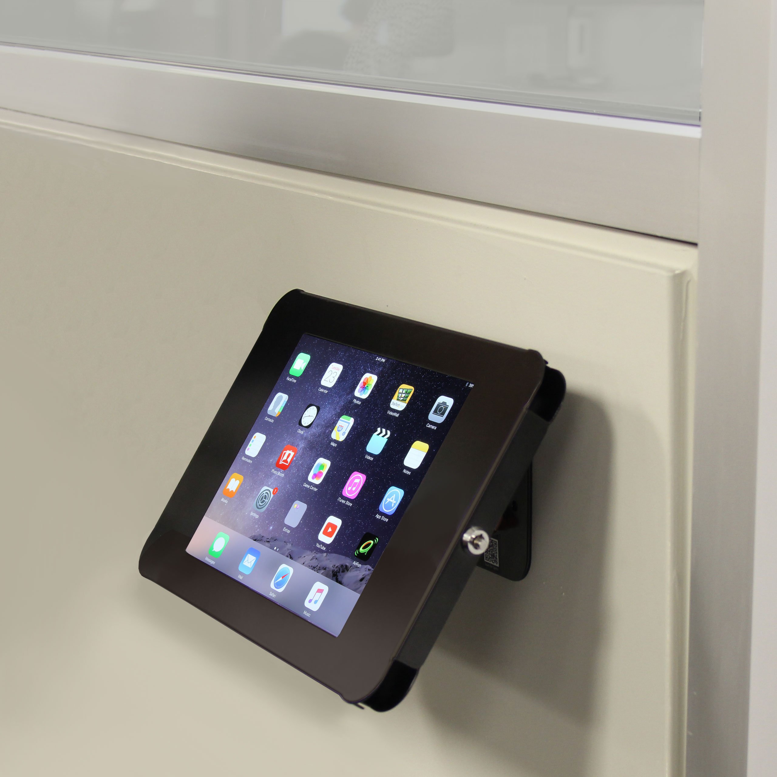 startech-com-sectbltpos-bo-tier-tablette-s-curis-verrouillable-acier-9-7-pouces image 6