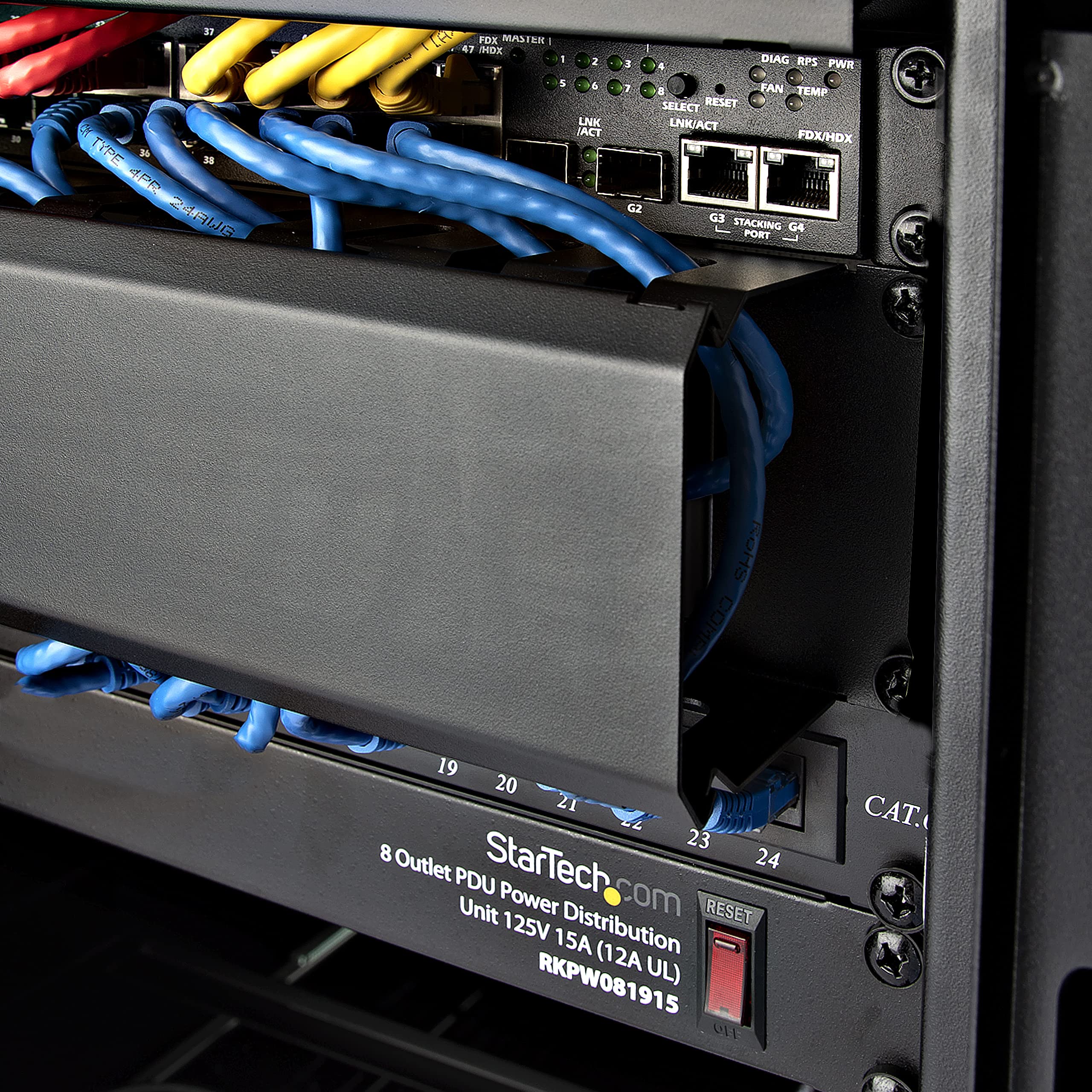 startech-com-goulotte-horizontale-doigts-2u-avec-couvercle-rack-19-pouces-acier image 6