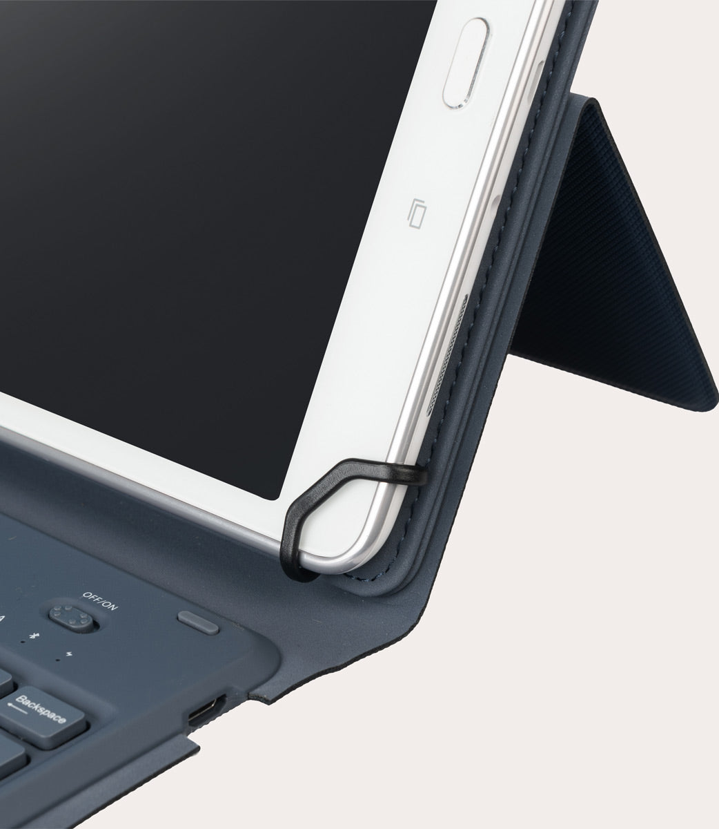 tucano-gancio-housse-universelle-13-avec-clavier-wireless image 5