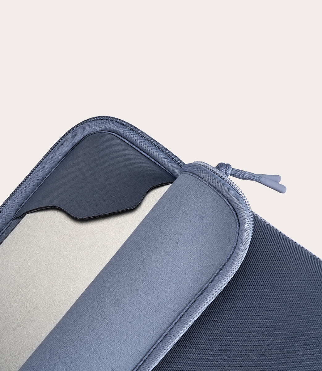 tucano-one-housse-macbook-neo-en-n-opr-ne-4-mm-anti-slip image 6