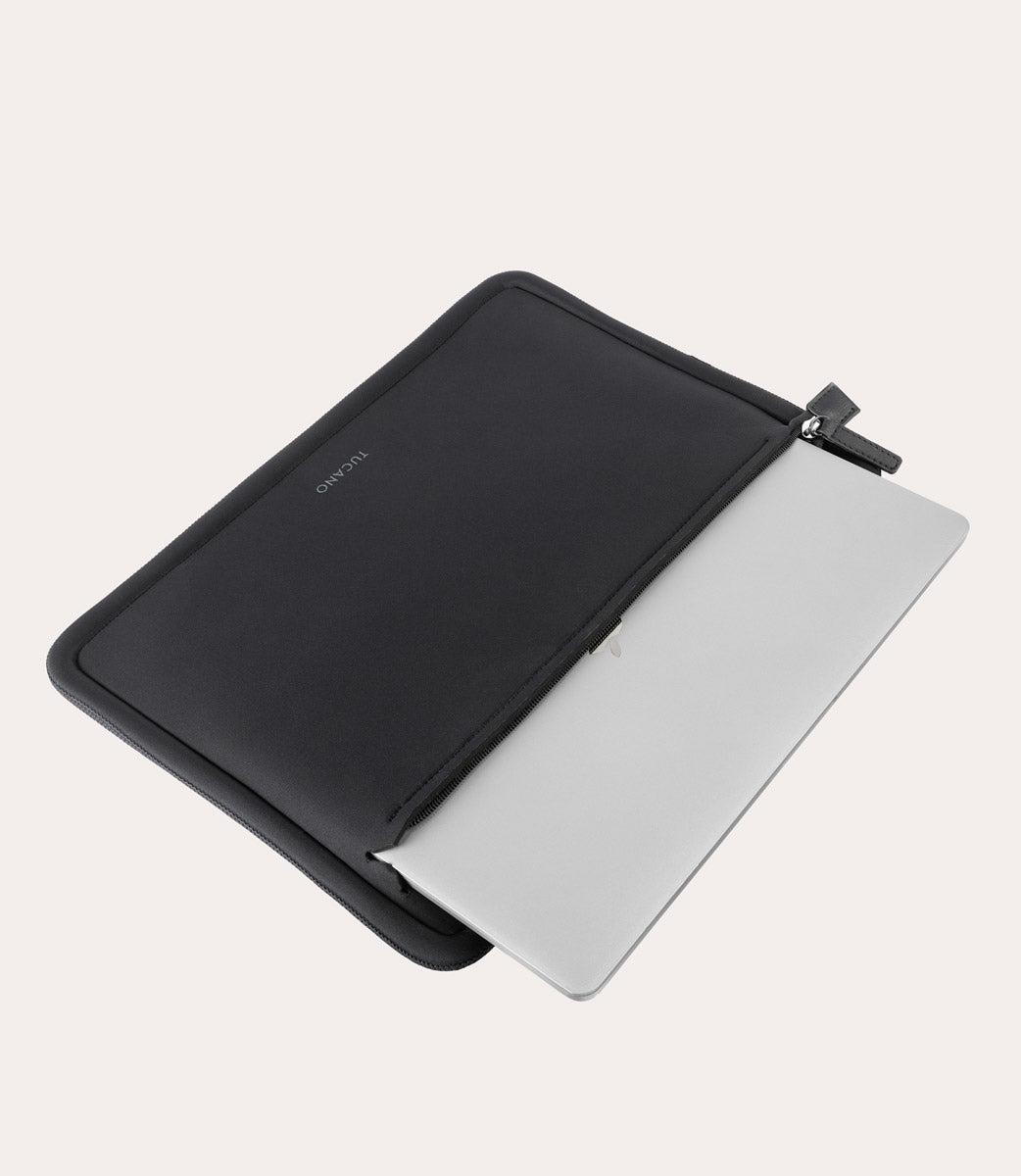 tucano-intorno-second-skin-housse-macbook-n-opr-ne-antichoc image 4