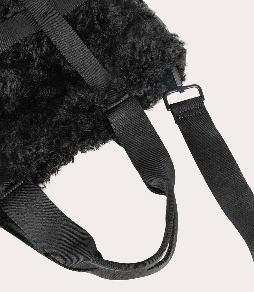 tucano-cage-tote-bag-sac-cabas-fausse-fourrure-rubans image 4