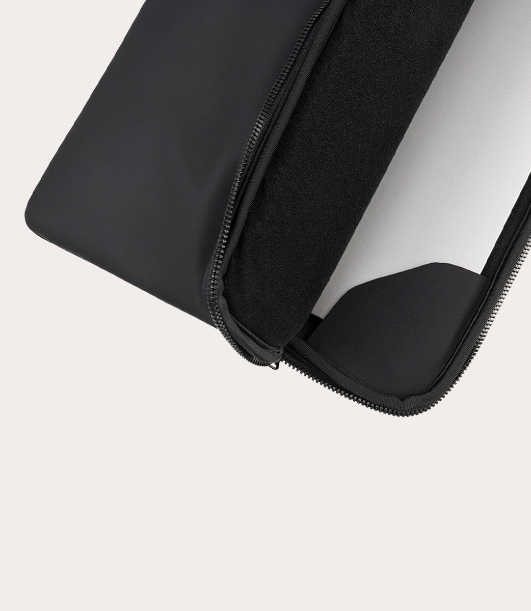 tucano-gommo-sleeve-housse-tanche-caoutchout-e-pour-pc-portable-et-macbook image 8